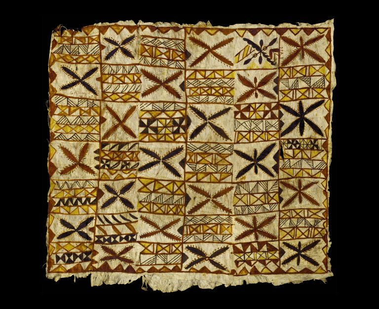 Figure 9:5. Artist unknown, Siapo mamanu, 1890s, tapa bark cloth and painted pigment, 137 x 127 cm., Museum of New Zealand Te Papa Tongarewa FE000825.